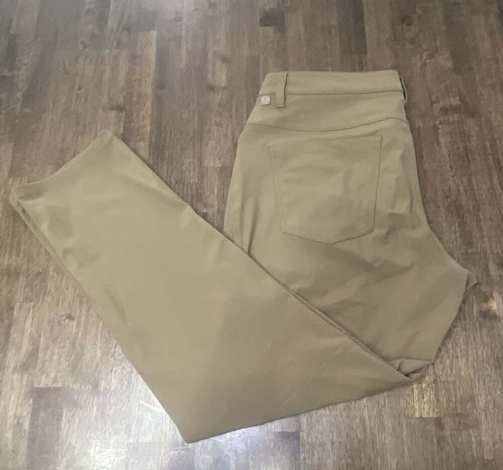 Lululemon ABC Pant Slim Size 34x31 Khaki Warpstreme